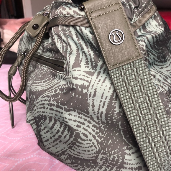 lululemon Diversity Bag - Picture 2 of 4